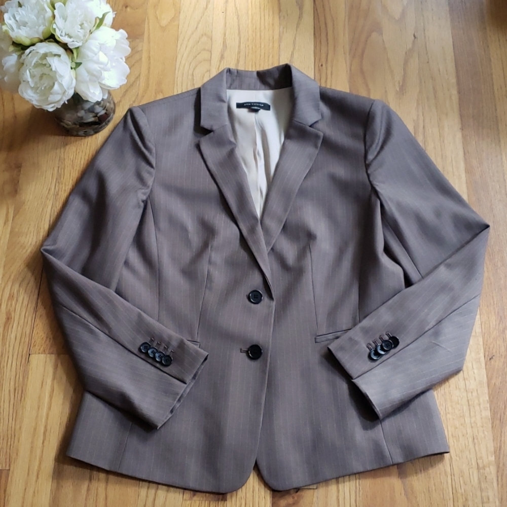 NWOT Ann Taylor Taupe Blazer Sz 6